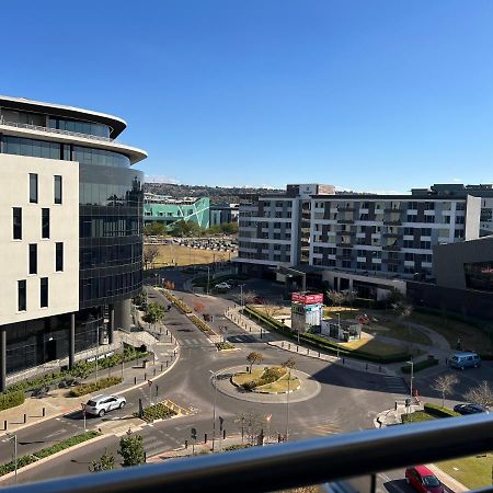 519 Menlyn Maine Trilogy Apartman Pretoria-Noord Kültér fotó