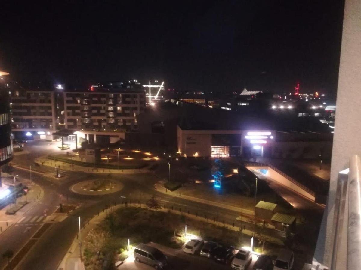519 Menlyn Maine Trilogy Apartman Pretoria-Noord Kültér fotó